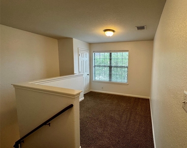 11248 Lost Maples Trl - Photo Thumbnail 9
