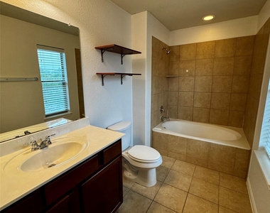 11248 Lost Maples Trl - Photo Thumbnail 14