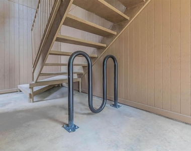 4415 Avenue B - Photo Thumbnail 19