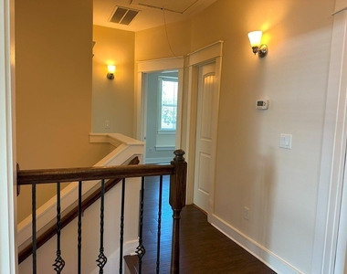 505 W North Loop Blvd - Photo Thumbnail 16