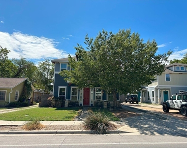 505 W North Loop Blvd - Photo Thumbnail 2