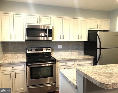6526 Beechwood Drive - Photo Thumbnail 3