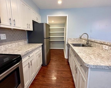 6526 Beechwood Drive - Photo Thumbnail 10
