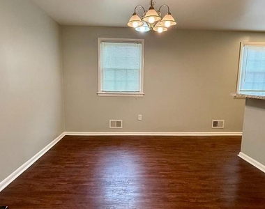 6526 Beechwood Drive - Photo Thumbnail 7