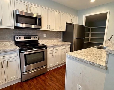 6526 Beechwood Drive - Photo Thumbnail 9