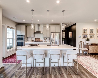 102 St. Ives Place - Photo Thumbnail 18