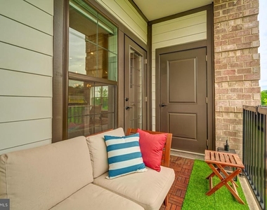 102 St. Ives Place - Photo Thumbnail 34