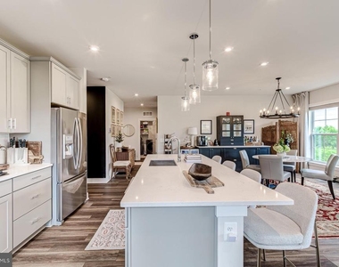 102 St. Ives Place - Photo Thumbnail 22