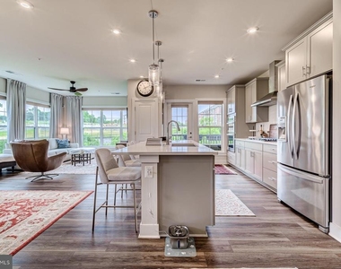 102 St. Ives Place - Photo Thumbnail 12