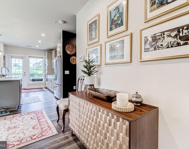 102 St. Ives Place - Photo Thumbnail 10