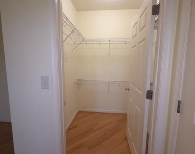 7 Booth Street - Photo Thumbnail 12