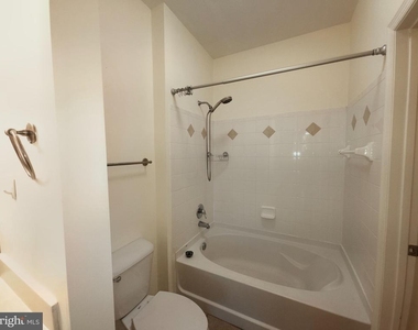 7 Booth Street - Photo Thumbnail 6