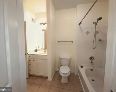 7 Booth Street - Photo Thumbnail 7