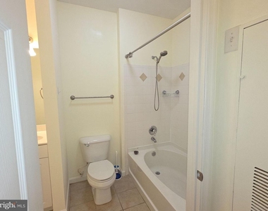 7 Booth Street - Photo Thumbnail 5
