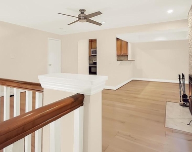 5715 Chapman Mill Drive - Photo Thumbnail 4