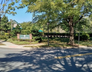 5715 Chapman Mill Drive - Photo Thumbnail 18