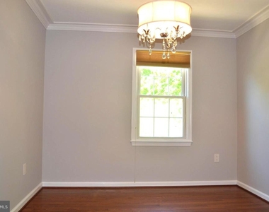 1 Ingleside Court - Photo Thumbnail 3