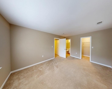 18336 Streamside Drive - Photo Thumbnail 11