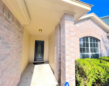 2725 Summerwalk Pl - Photo Thumbnail 3