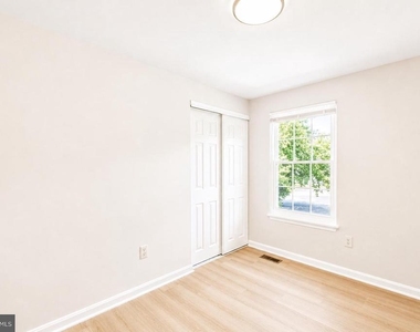 11 Noblewood Court - Photo Thumbnail 16