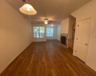 400 West St - Photo Thumbnail 1