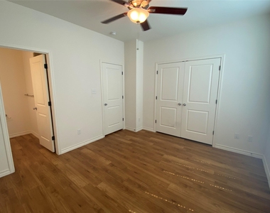 400 West St - Photo Thumbnail 11