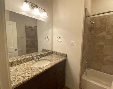 400 West St - Photo Thumbnail 10