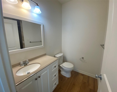 400 West St - Photo Thumbnail 12
