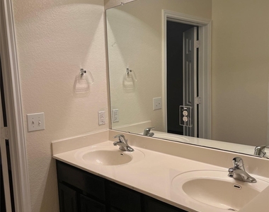 538 Tumlinson Fort Way - Photo Thumbnail 14