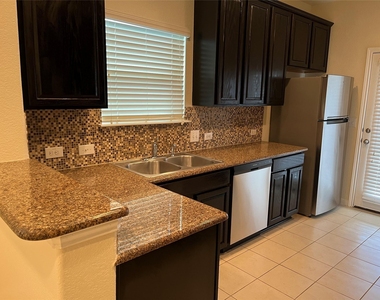 538 Tumlinson Fort Way - Photo Thumbnail 2