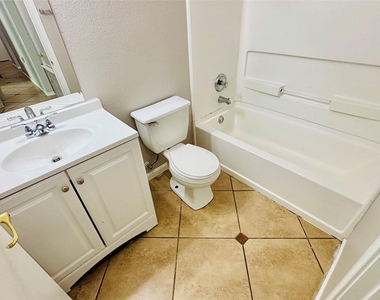 7424 Cayenne Ln - Photo Thumbnail 15
