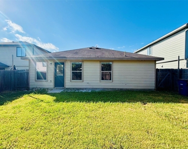 7424 Cayenne Ln - Photo Thumbnail 18