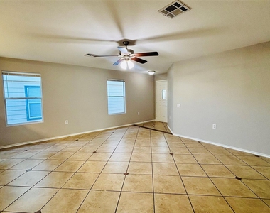 7424 Cayenne Ln - Photo Thumbnail 3
