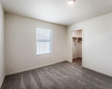 124 Mullen Way - Photo Thumbnail 11