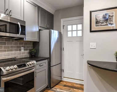 734 Light Street - Photo Thumbnail 2