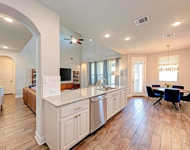 1816 Ficuzza Way - Photo Thumbnail 12