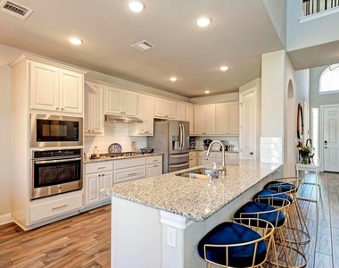 1816 Ficuzza Way - Photo Thumbnail 10