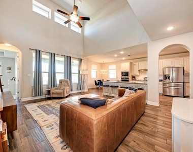 1816 Ficuzza Way - Photo Thumbnail 7