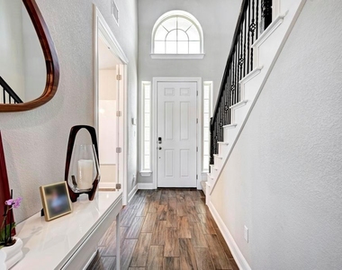 1816 Ficuzza Way - Photo Thumbnail 4