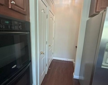 3406 Carriage Walk Court - Photo Thumbnail 16