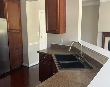 3406 Carriage Walk Court - Photo Thumbnail 12