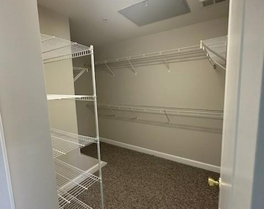 3406 Carriage Walk Court - Photo Thumbnail 21
