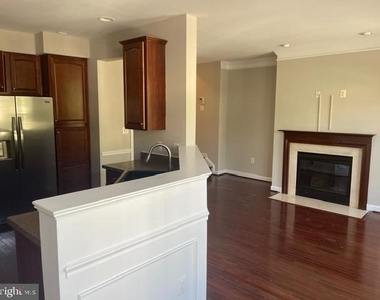 3406 Carriage Walk Court - Photo Thumbnail 11