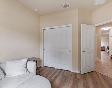 251 Northern Flicker St - Photo Thumbnail 12