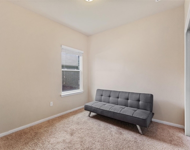 251 Northern Flicker St - Photo Thumbnail 13