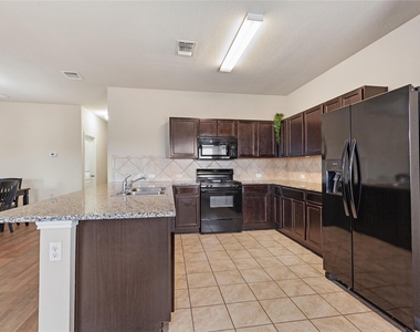 251 Northern Flicker St - Photo Thumbnail 4