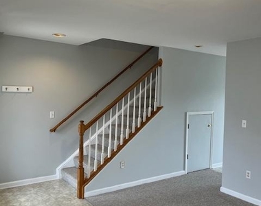 439 S Spinnaker Lane - Photo Thumbnail 3