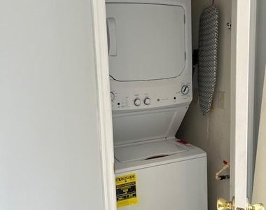 439 S Spinnaker Lane - Photo Thumbnail 6