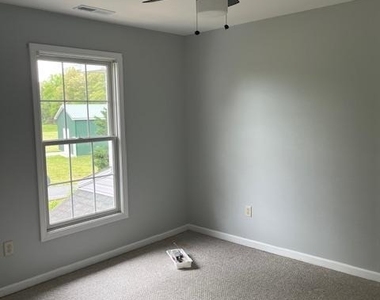 439 S Spinnaker Lane - Photo Thumbnail 8