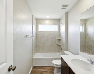 1001 Bluejack Way - Photo Thumbnail 11